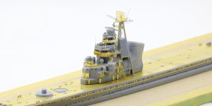 艦橋、前マストの制作をしました。 Genuinemodelの双眼鏡も追加しました。